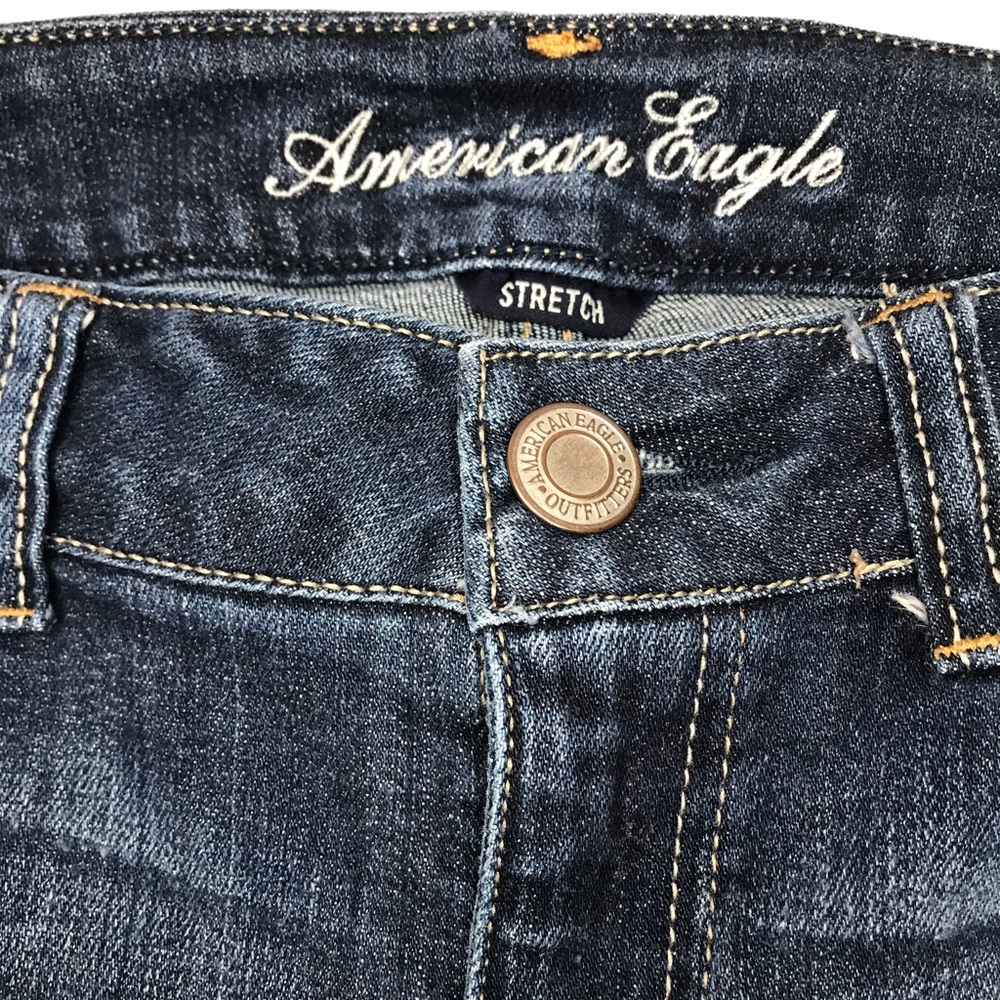American Eagle Raw-Hem High-Rise Jean Shorts - 10 - Picture 14 of 17